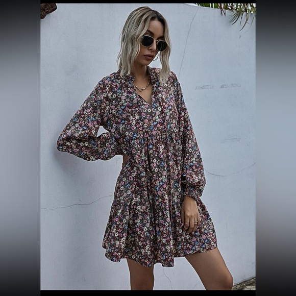 Ditsy Floral Peasant Sleeve Smock Dress - Picture 7 of 9